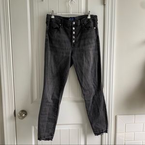 Button fly Raw Hem Skinny Jeans